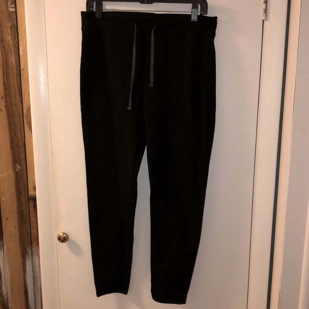 Barefoot Dreams size XL tie waist black leggings.